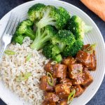 Crispy baked tofu with broccoli and rice