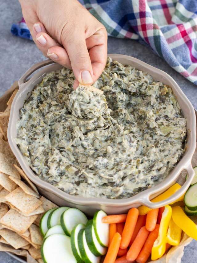 The BEST Vegan Spinach Artichoke Dip